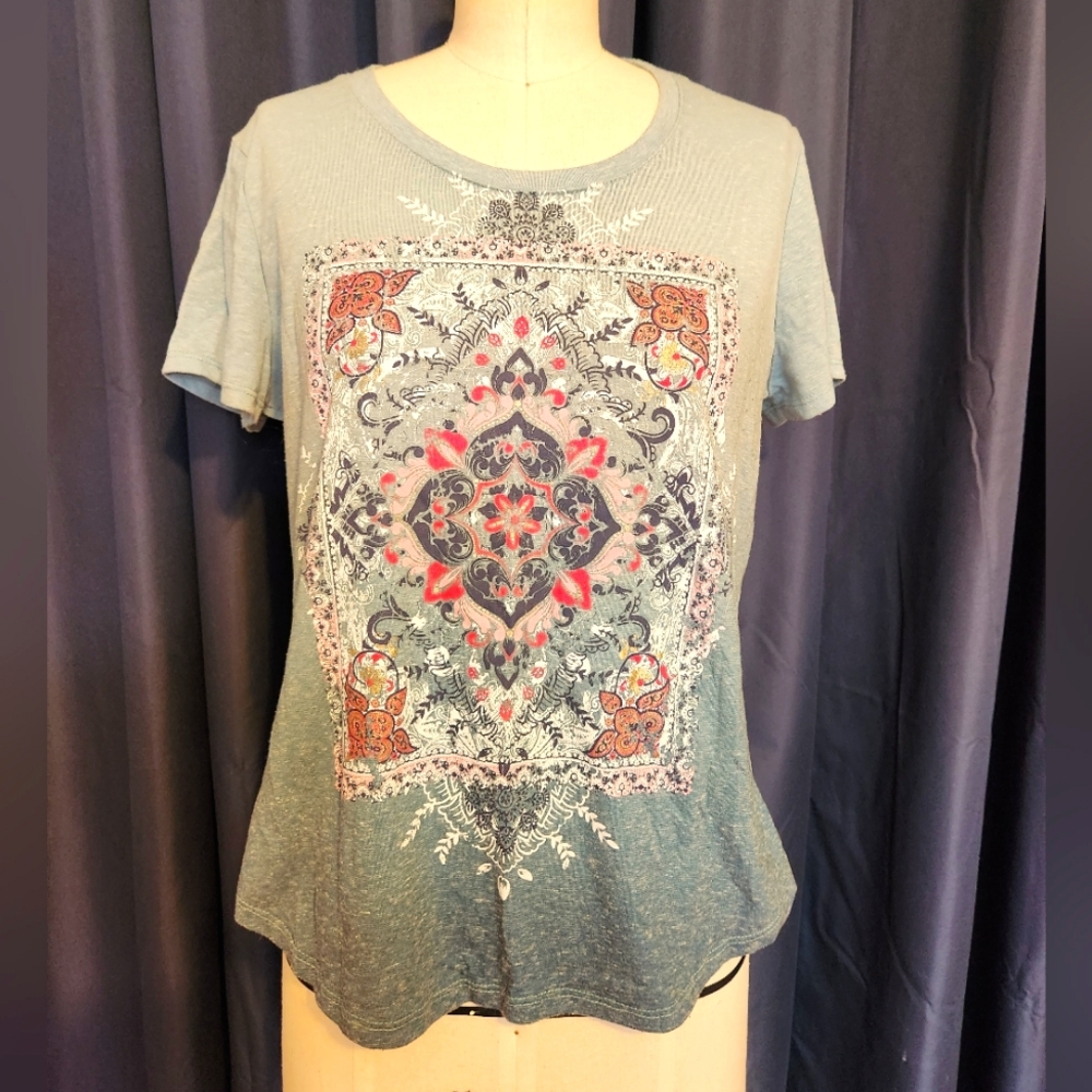 Cute and casual t-shirt, boho design, size Petite Medium